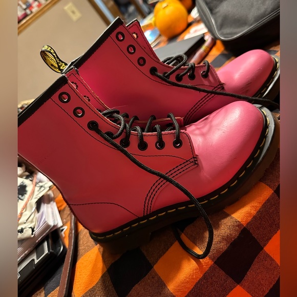 The Original Pink Doc Martins AirWair with Soles Bouncing Vintage 90s Leather - Picture 2 of 11